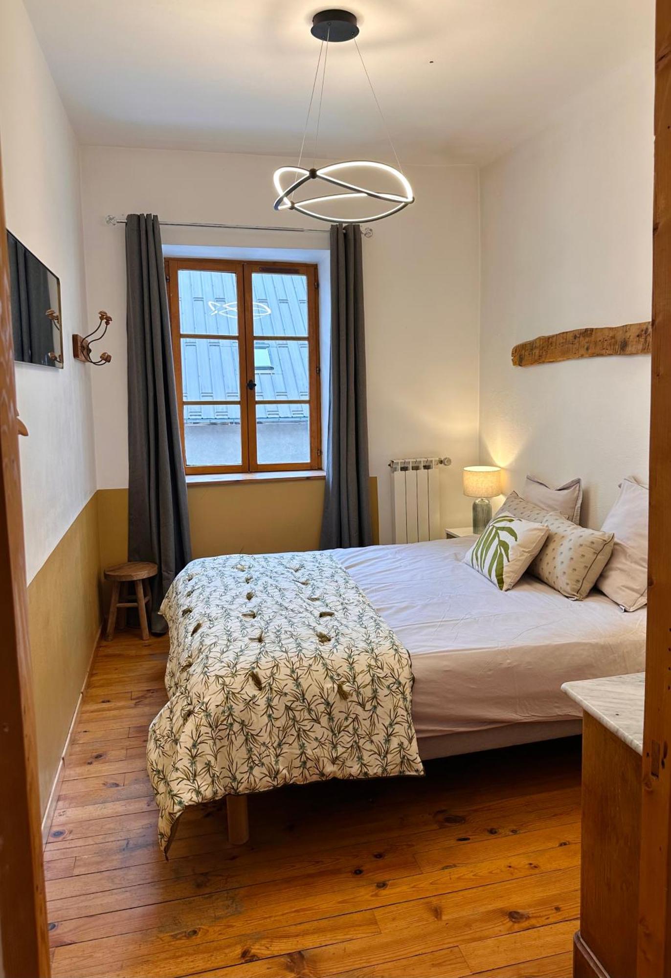 Auberge Le Glacier Bleu Mont Dauphin Ruang foto