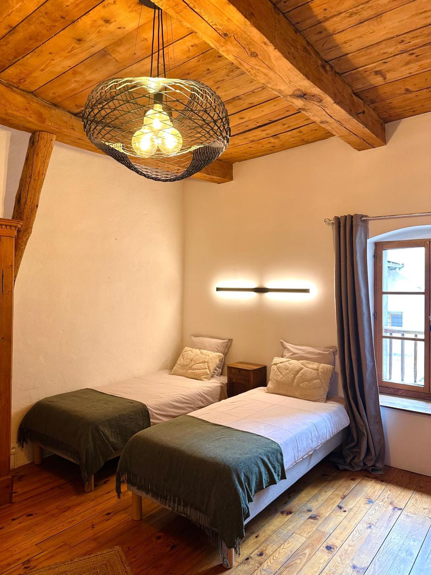 Auberge Le Glacier Bleu Mont Dauphin Ruang foto